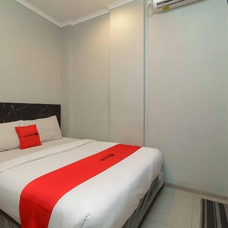 Reddoorz Plus Near Radio Dalam 3 Jakarta Kültér fotó