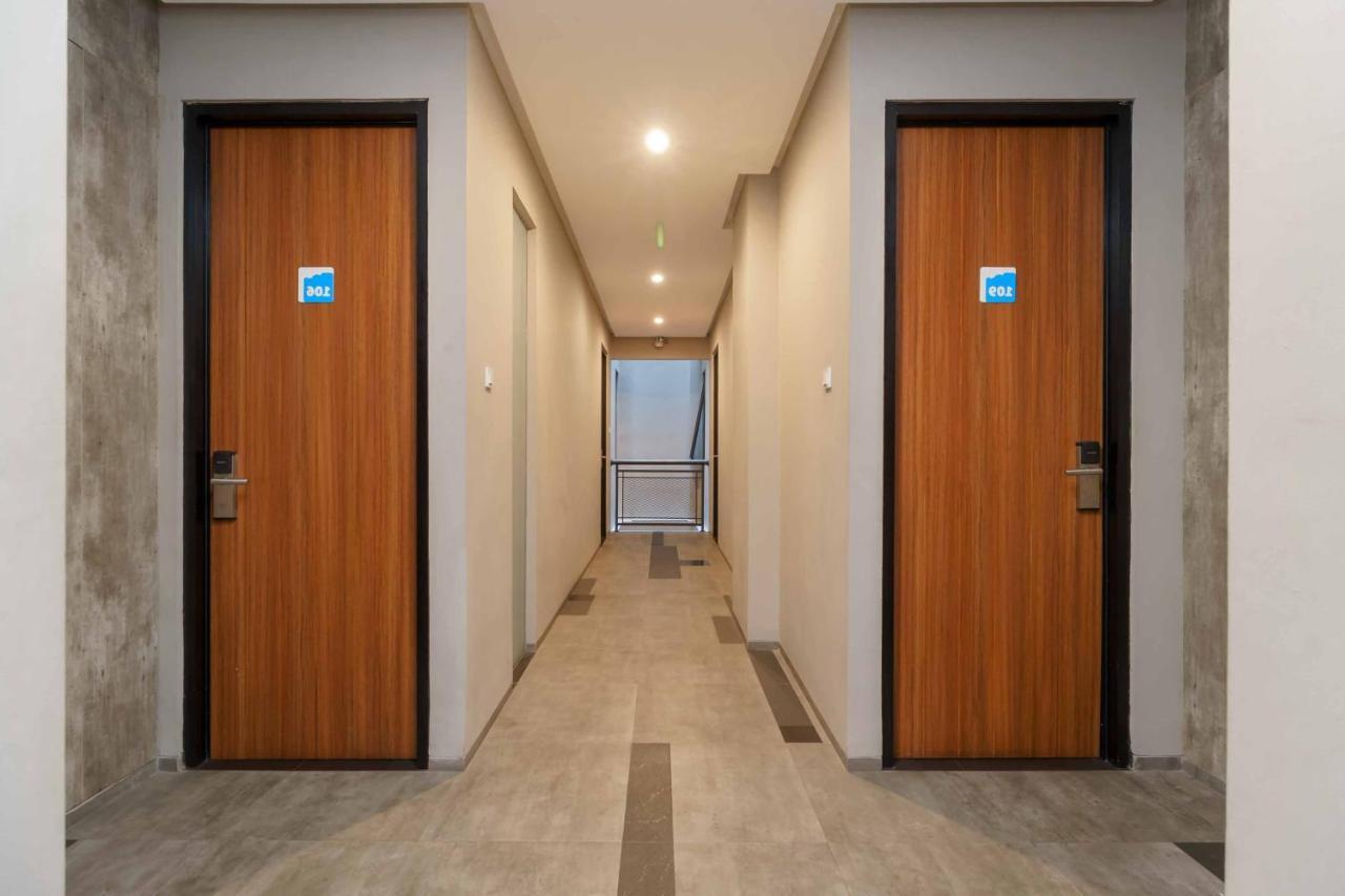Reddoorz Plus Near Radio Dalam 3 Jakarta Kültér fotó