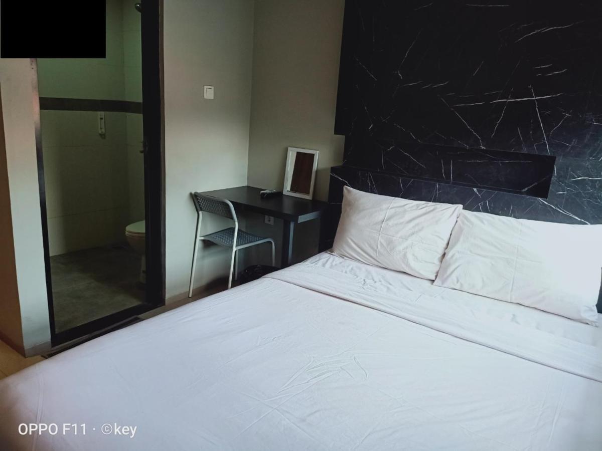 Reddoorz Plus Near Radio Dalam 3 Jakarta Kültér fotó