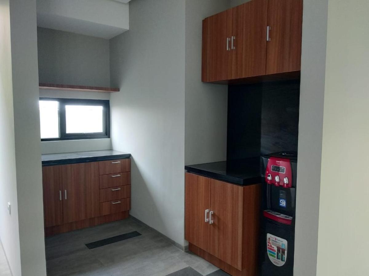 Reddoorz Plus Near Radio Dalam 3 Jakarta Kültér fotó