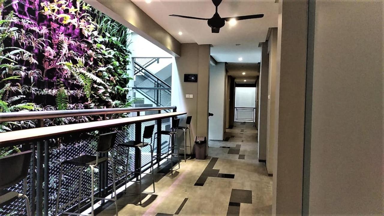 Reddoorz Plus Near Radio Dalam 3 Jakarta Kültér fotó