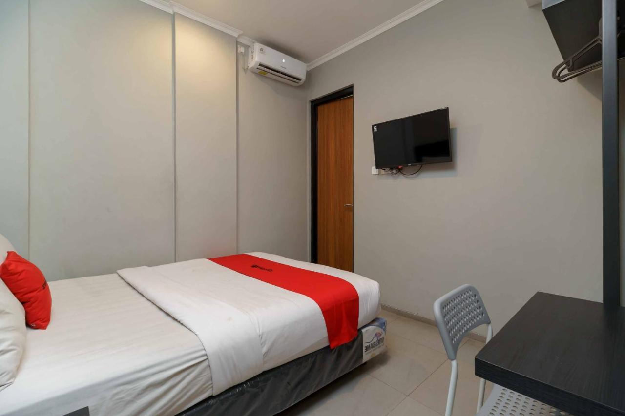 Reddoorz Plus Near Radio Dalam 3 Jakarta Kültér fotó
